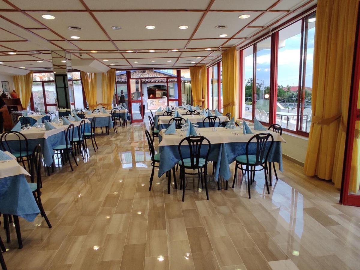 Hotel La Carruba Cetraro Exterior foto