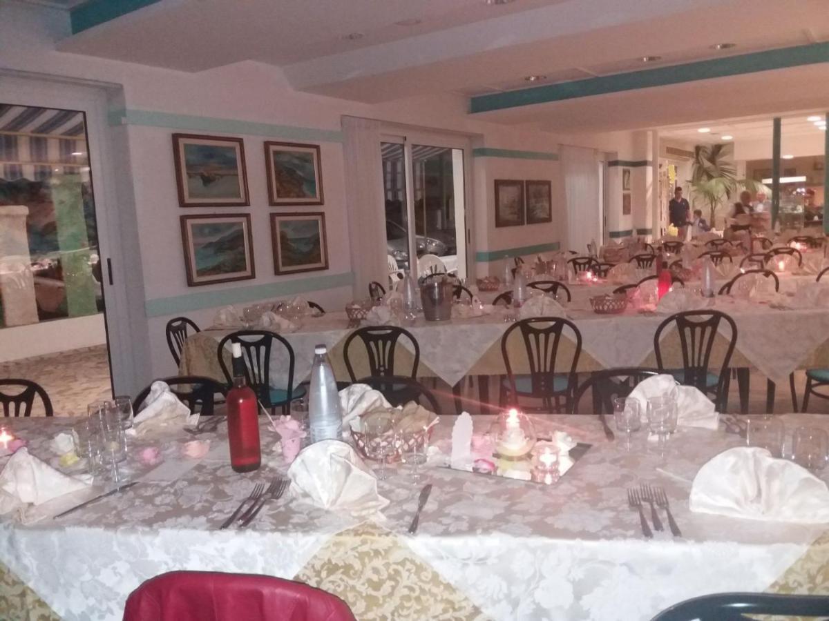 Hotel La Carruba Cetraro Exterior foto