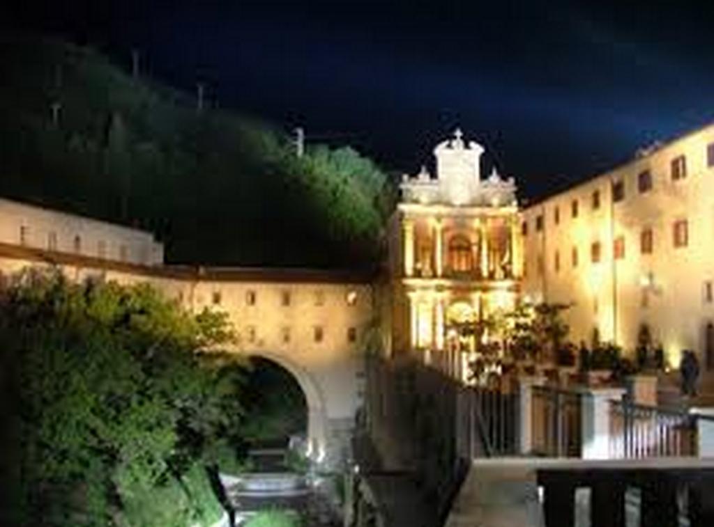 Hotel La Carruba Cetraro Exterior foto